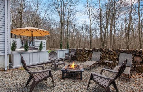 Tobyhanna Casa | Pocono Scandinavian Cottage cottage