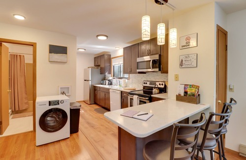 Tobyhanna Cabina | Furnished Deck & Game Room: Cabin in Tobyhanna