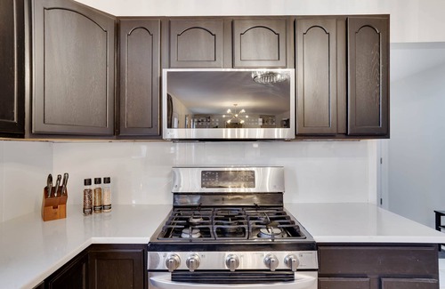 Cresco Casa | Poconos Family Retreat: 4BR, Sleeps 14, Pool & More