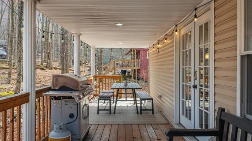 Thornhurst Casa | Poconos Getaway w Firepit Lake Access Near Jack Frost Big Boulder Ski