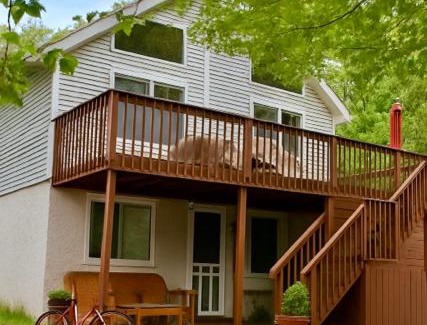 Briar Crest Woods Casa | Poconos Getaway with Hot Tub-Close to Attractions, Perfect for Family &Friends!