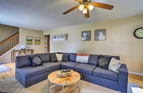 Pocono Summit Casa | Poconos Home with Lounge Less Than 5 Mi to Stillwater Lake!