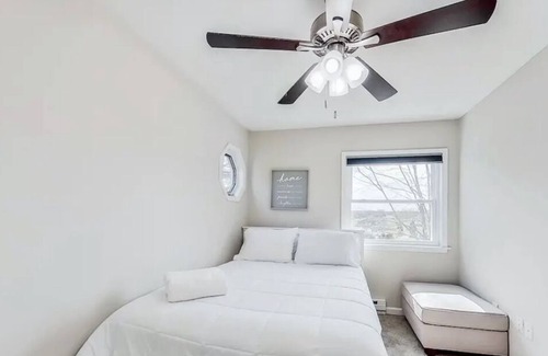 Stroudsburg Villa | Poconos Mountain mins to Camelback Ski Game room.