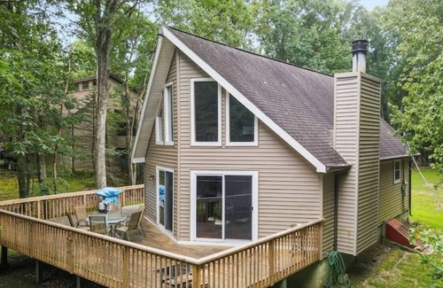 Albrightsville Casa | Poconos Retreat Zip Lines Snow Sports