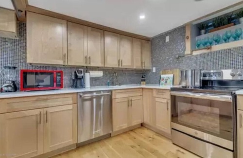 East Stroudsburg Casa | Poconos Vacation Home For Rent - Creekside Retreat With Inground Pool & Hot Tub.