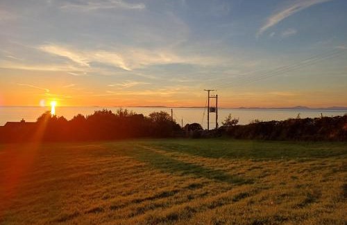 Llwyngwril Casa | POD1 Family Glamping with seaview & Wi-Fi