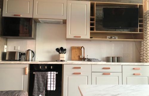 Llwyngwril Casa | POD2 Family Glamping with seaview & Wi-Fi