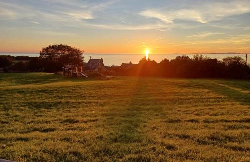 Llwyngwril Chalet De Esquí | POD4 Family Glamping with seaview & Wi-Fi