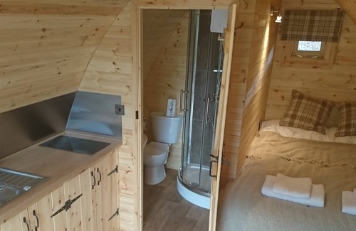 Laugharne Cabina | Cabaña-Baño con ducha-(no hot tub)
