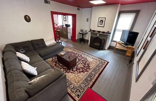 Milford Casa | Poe Themed Home Close to Beaches and DE Turf