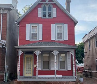 Milford Casa | Poe Themed Home Close to Beaches and DE Turf