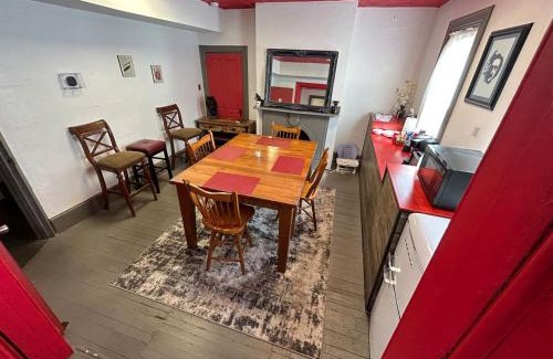 Milford Casa | Poe Themed Home Close to Beaches and DE Turf