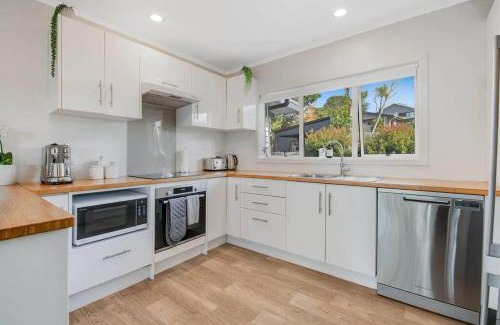 Red Beach Apartamento | Pohutukawa Estuary Views