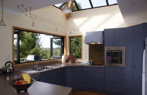Lake Tarawera Casa | Relájese con comodidad en nuestra casa del lago bien equipada.
