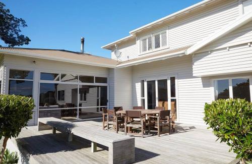 Karaka Casa | Pohutukawa Point Estate Homestead