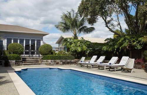 Karaka Casa | Pohutukawa Point Estate Homestead