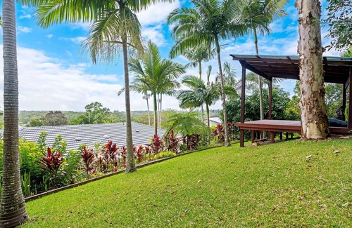 Ocean Shores Cabaña | Poinciana - Fabulous coastal home with lush gardens & panoramic views