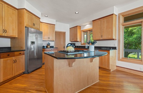 Manteo Casa | Point Break - BP25 | Hot tub | Firepit | Pool Table | Pet-Friendly