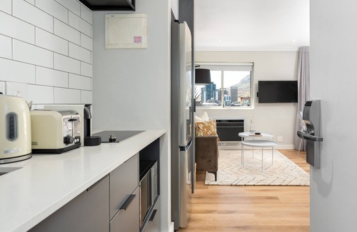 Green Point Apartamento | Point Break | Sleek Studio | Mountain Views