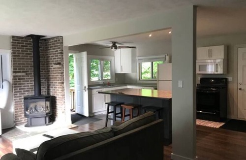 Huron-Kinloss Cabaña | Point Clark Cottage Getaway