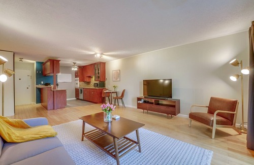 Point Loma Heights Apartamento | Point Loma Retreat - 1 BD apartment with swimming pool, pool table and gym equipment.