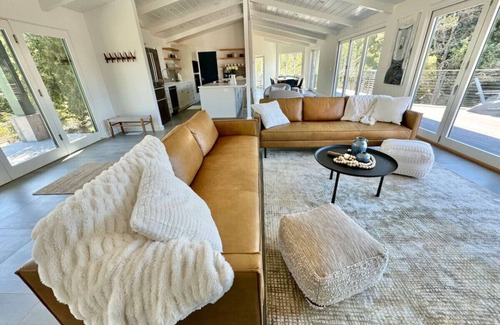 Point Reyes Station Casa | Point of Views - An Absolute Gem!
