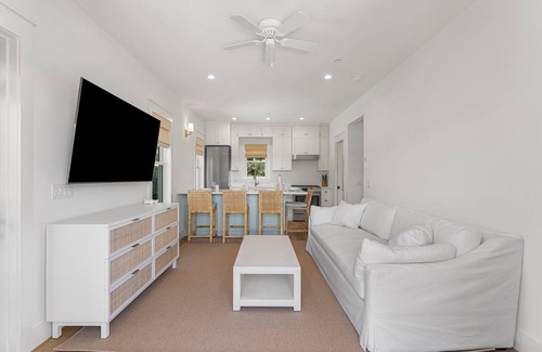 Rosemary Beach Cabaña | Point of View Carriage House - Close to Cabana Pool and North Barrett Square!