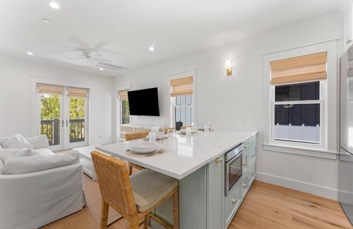 Rosemary Beach Cabaña | Point of View Carriage House - Close to Cabana Pool and North Barrett Square!