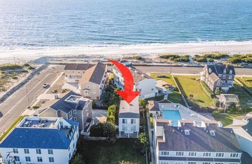 Admiral Estates Casa | 'Point of View' This Newly purchased and renovated single family home located in Cape May's Prestigious Poverty Beach area.