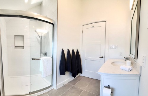 Point Edward Condominio | Point View in Luxury Condo