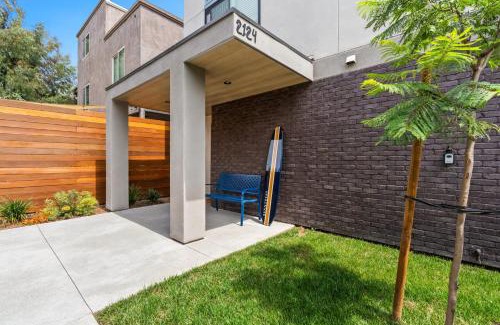 Point Loma Heights Casa | Point View Luxe by AvantStay 5BR Coastal Stay w En-suites Kitchen