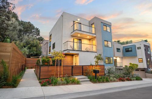 Point Loma Heights Casa | Point View Retreat by AvantStay Modern Coastal Retreat Near Sunset Cliffs Ocean Beach