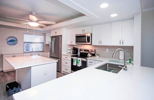Sanibel Casa | Pointe Santo E26: Your Rejuvenated Gulf-Front Escape on Sanibel