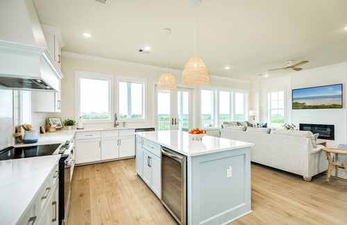 Red Fish Cove Casa | Pointe West BRAND-NEW luxury custom home, 5 BR/ 4 BA amazing view of West Bay!