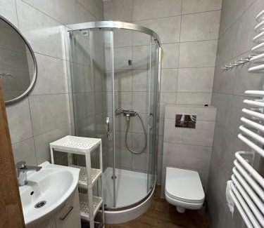 Zloty Potok Casa | Pokoje Gościnne Złoty Potok Jura Krakowsko Częstochowska Dom w zaciszu podwórka