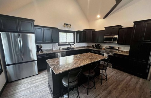 Valemount Casa | Polar Den Cabin