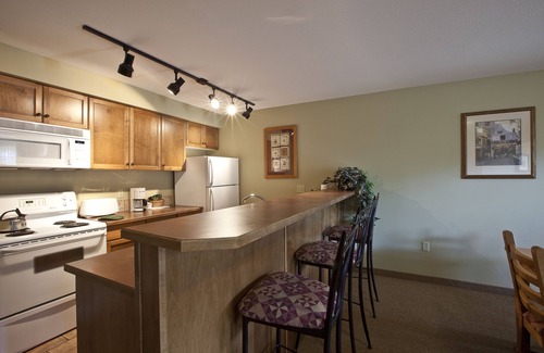 East Kootenay Hotel | Polaris Lodge