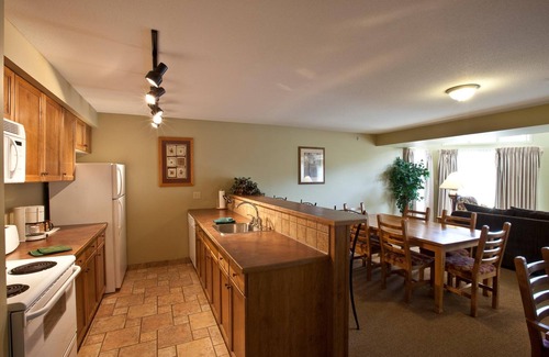 East Kootenay Hotel | Polaris Lodge