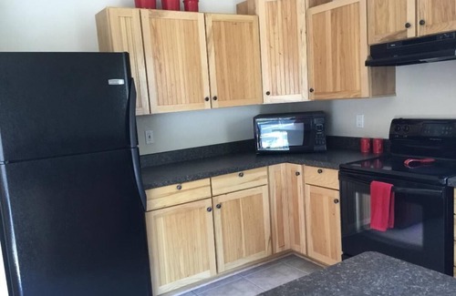 Polaris Casa | Polaris Paradise Elkhorn, Entire Townhouse in scenic Polaris, MT