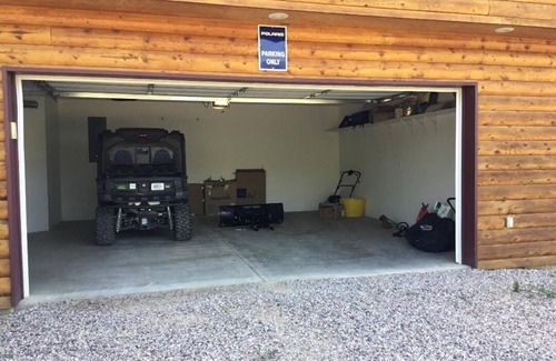 Polaris Casa | Polaris Paradise Elkhorn, Entire Townhouse in scenic Polaris, MT