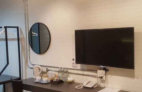 Phitsanulok Apartamento | Polkadot Cafe&Hotel