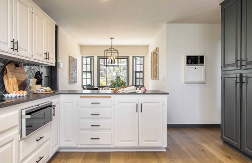 Lake Arrowhead Cabaña | Pollock by Avantstay Stunning Views w/ Movie Room, Hot Tub, Game Room & Large Balcony