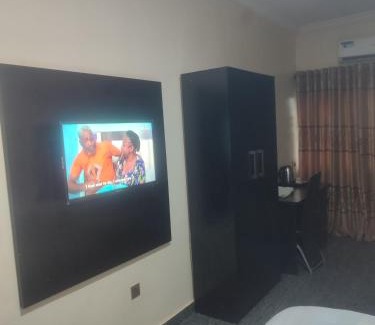 Ijare Hotel | PollyJolly Hotel and Suites