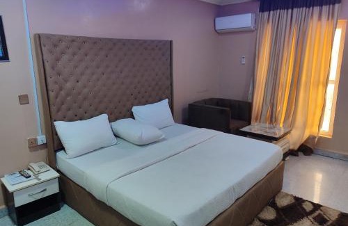Ijare Hotel | PollyJolly Hotel and Suites