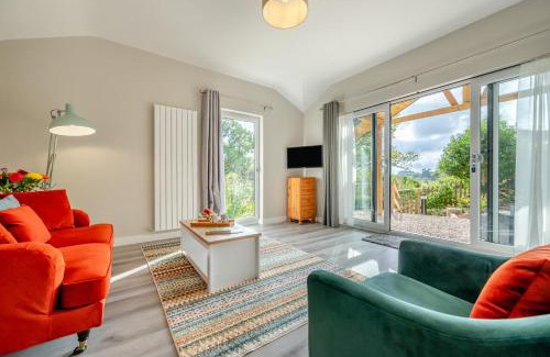 Tresillian Casa | Polsue Gardens - Monterey