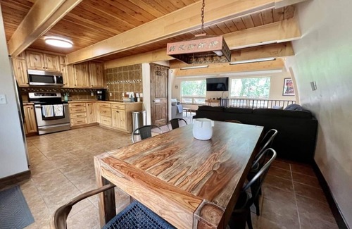 Salida Casa | Poncha Creek Mountain Lodge, near Monarch Mtn
