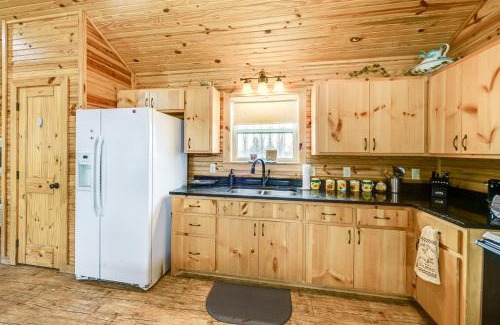 Pompeys Pillar Casa | Pond Access and Deck Peaceful Ballantine Getaway!