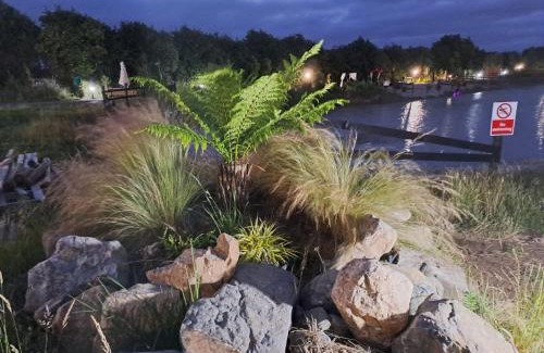 County Laois Casa | Pond Beach 2ppl-private Hot tub