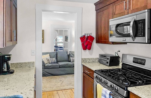Harwich Cabaña | Heaven's Hideaway - Dog friendly & waterfront!