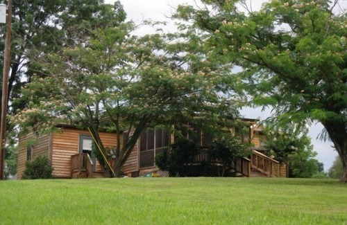 Gordonsville Cabaña | 'Pond House' - el enorme caballo de granja; Genial para familias jóvenes